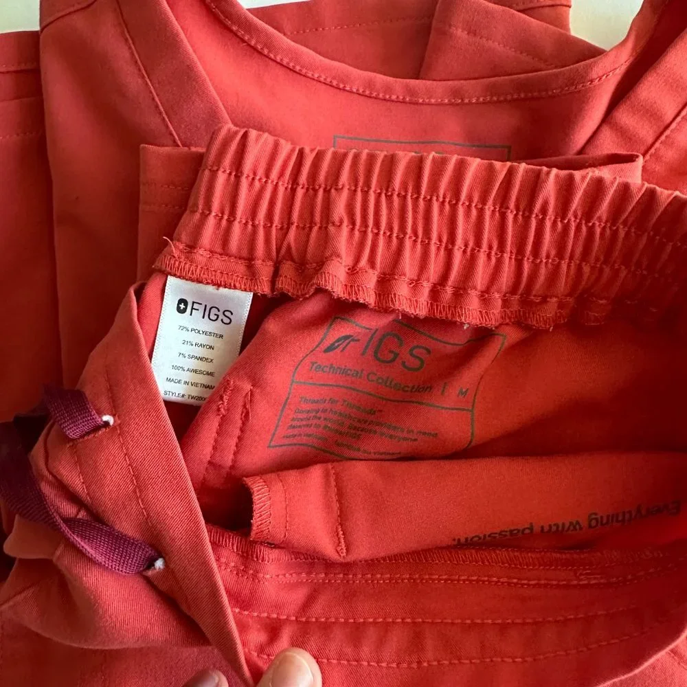 Figs Women's Scrub Set Catarina and Yola in Clay M - Picture 3 of 8